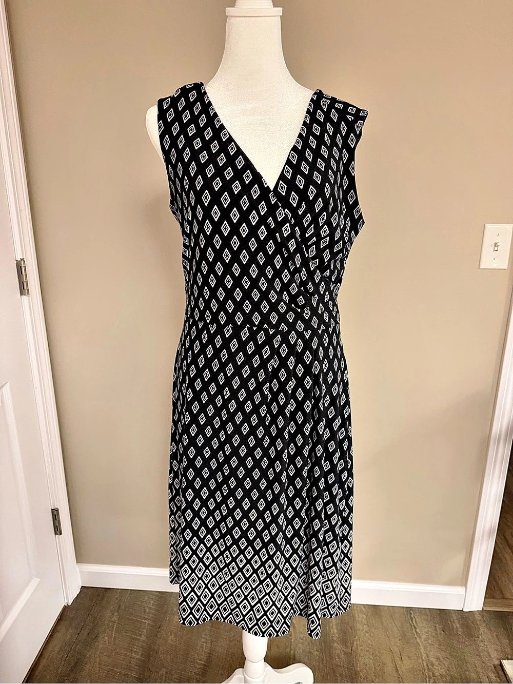 White House Black Market Black and White dress